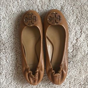 Tory Burch Pebbled Leather Logo Ballet Flat